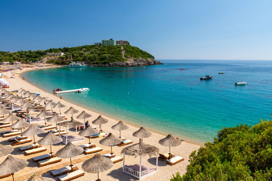 Albanië strand van Himare