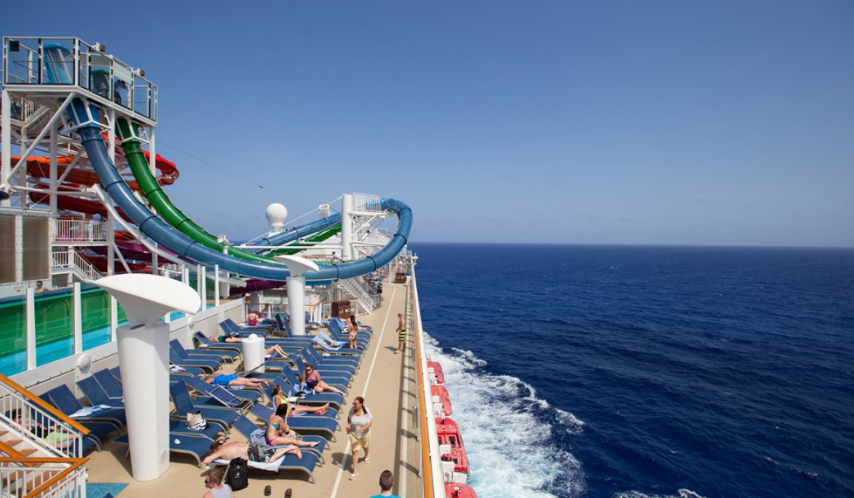 Norwegian Getaway looping