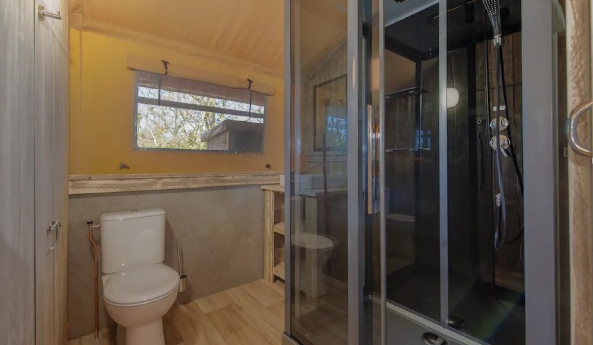 Roompot Hof Domburg safaritent prive sanitair